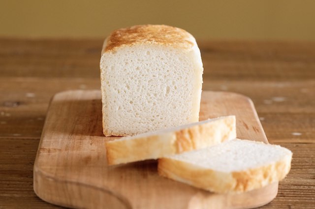 新潟の誇るコシヒカリの米粉と天然酵母で焼き上げる基本の『おこめパン』