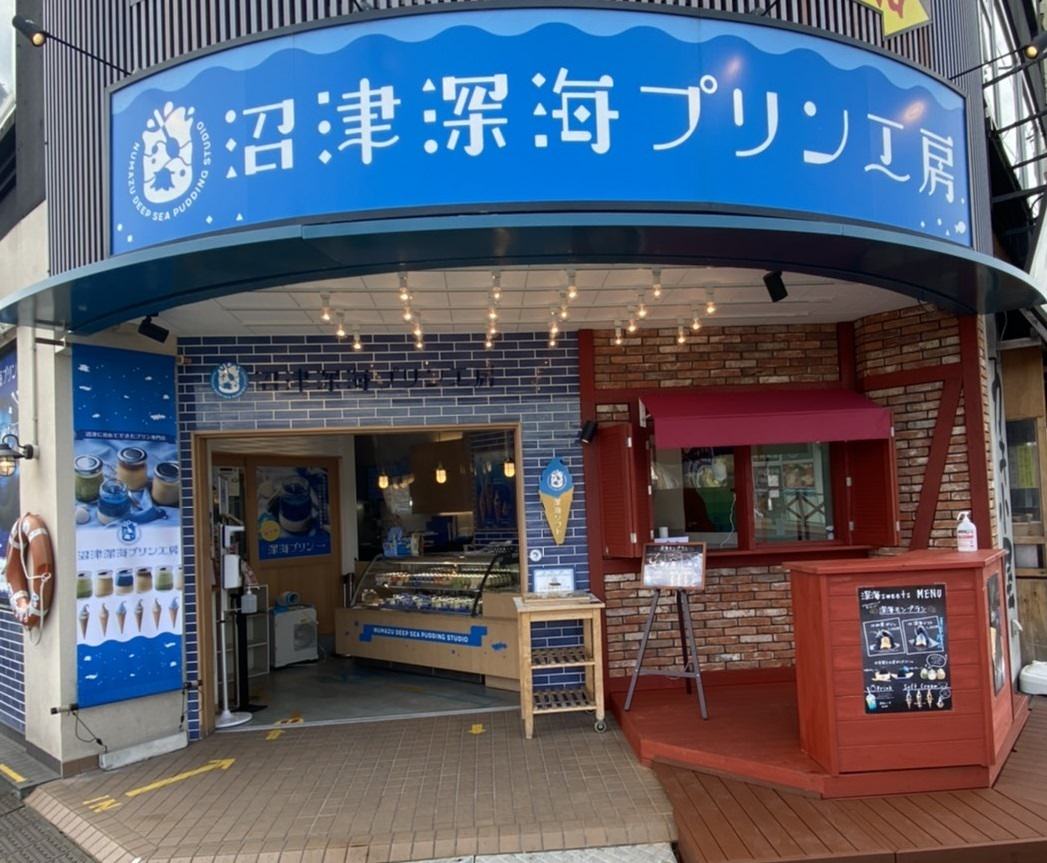 “世界の優れたショコラティエ100選”に選出された日本発の老舗ショコラティエ「サロンドロワイヤル」が、東京・銀座に旗艦店をオープン。