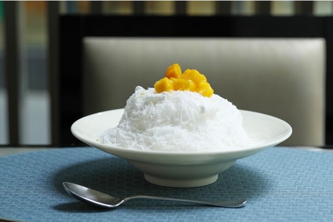 【エンポリオ アルマーニ カフェ】アルマーニの「かき氷」が登場！日本の夏の風物詩に、イタリアの洗練されたエッセンスをプラス。特別な１皿をぜひお楽しみください。