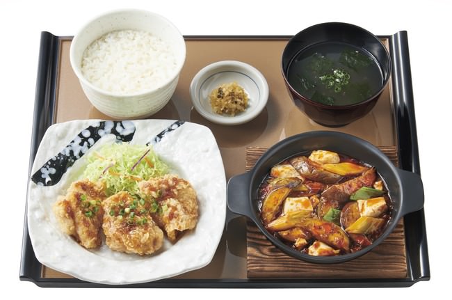 麻婆茄子と油淋鶏の定食　890円（税込）