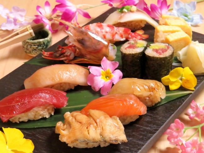 銀天ゆずやで連日満席になった高級鮨食べ放題ランチが夜も食べられる！姉妹店「鮨と酒 季々-tokitoki-」１日２０名様限定で開催決定！
