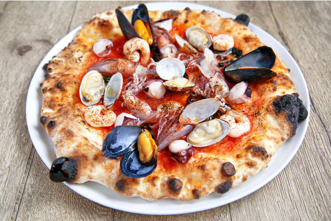 海の幸のピッツァ マーレ　ランチセット2170円／単品1840円