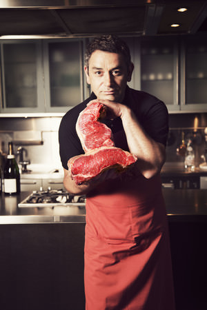 「世界一の肉職人」と称された、ユーゴ・デノワイエ氏