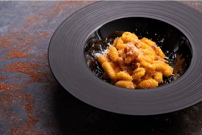 グアンチャーレからつくるアマトリチャーナ ニョッケッティ・サルディ｜関口幸秀（イタリア料理人）