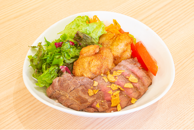 ステーキから揚げ丼