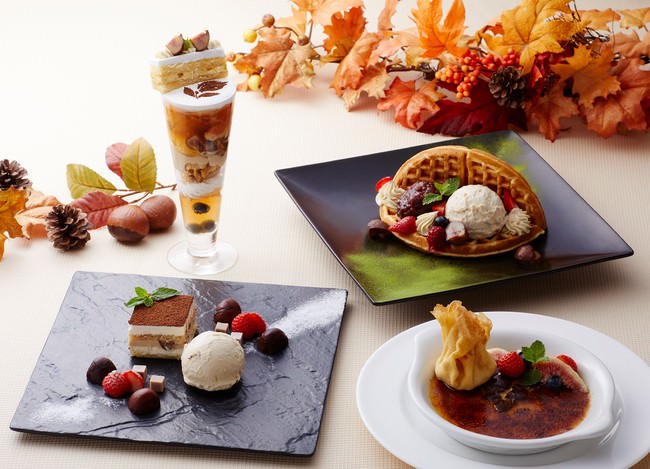 マロンパフェ（左上）、マロンワッフル（右上）、 マロンティラミス（左下）、マロンブリュレ（右下）