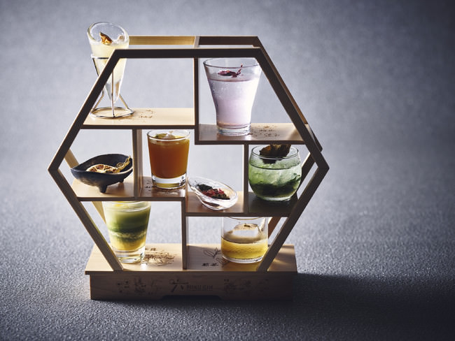 「Barルーム with ROKU」カクテルイメージ