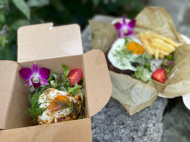 福岡名物“博多炊き餃子”をご家庭で！
「博多炊き餃子鍋スープ」を2021年9月1日に新発売！