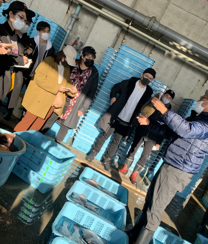 台湾と韓国の人気者がコラボ!
新しいデカ映えグルメ“ヤンニョム台湾ジーパイ”、
8月17日発売!