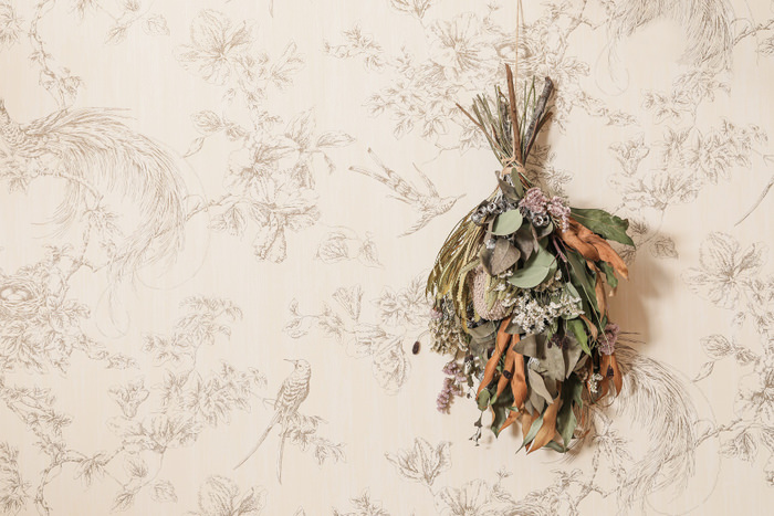 【記念すべきグレンモーレンジィ初のスペシャル デザインボトル】フラワーアーティスト東 信が世界の花々で彩る「グレンモーレンジィ 18年 LIMITED EDITION BY AZUMA MAKOTO」