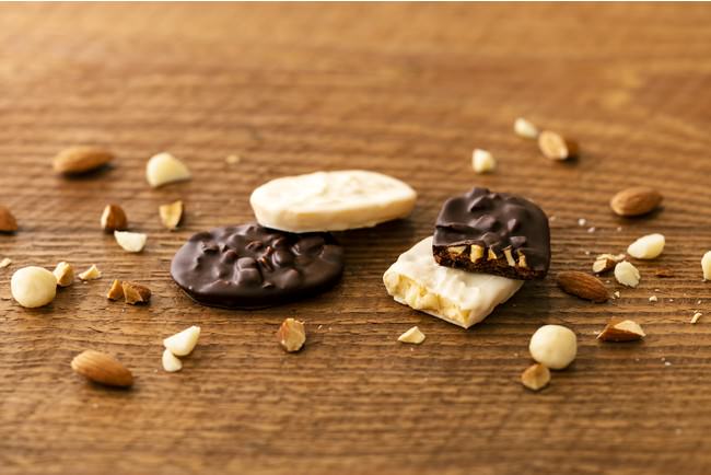 2021年10月1日発売「アーモンド＆マカダミア　ショコラサブレ」