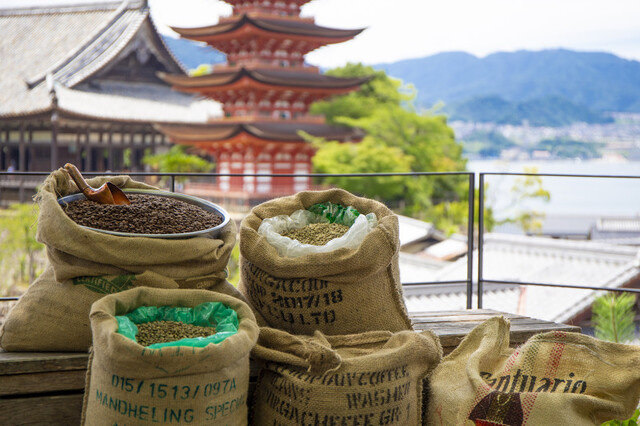 & OIMO TOKYOのために作られたオリジナルブレンド広島の観光名所「宮島」で唯一のスペシャリティコーヒーをセットでご提供します