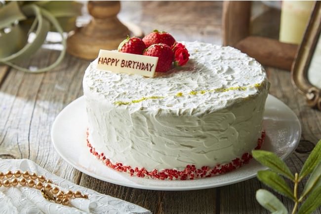お誕生日や記念日にぴったりなサプライズケーキもお任せください（事前予約制）