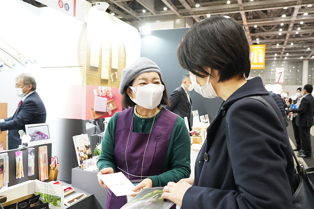 ガリッと噛んで気分リフレッシュ！ 人気の王道コーラ味のゴリゴリ食感タブレット「噛むコーラ」が新登場！