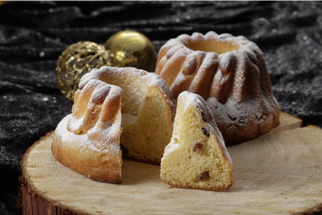 フランス・アルザス地方でお祝いやお祭の際に 食べられるクグロフ