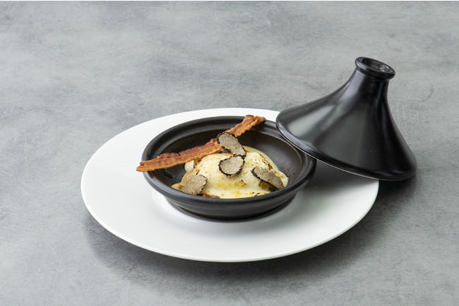 ラザニアで巻いたポーチドエッグとサボアチーズのグラティネ