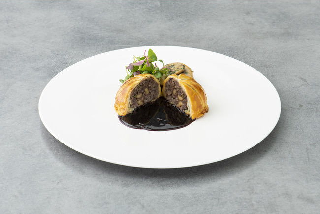 花巻黒ぶだう牛とフォアグラのパイ包み焼き