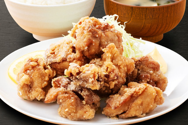 大ぶりジューシーな揚げたて唐揚げ「「特盛鶏唐揚げ定食」