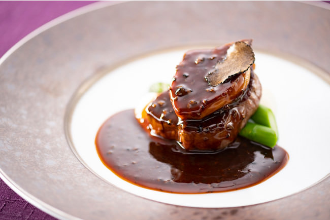 ＜肉料理＞牛ヒレ肉のポワレ　ロッシーニ風