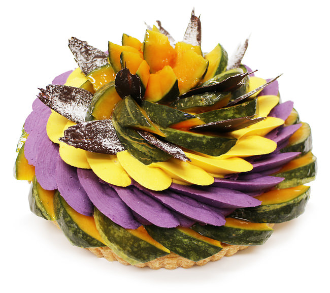 ハロウィン限定ケーキ ～かぼちゃと紫芋クリームのケーキ～