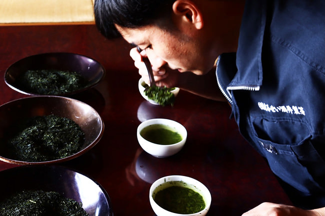 『まるせい酒井製茶』酒井祐志氏／お茶処・東彼杵で70余年の歴史をもつ製茶卸問屋。代々の技法を今に引き継ぐ3代目