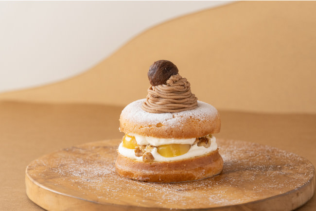 koe donuts 秋の定番メニュー「モンブランシリーズ」が10月20日に登場・ラムの香りと和栗を楽しむ贅沢なドーナツメルトを発売！
