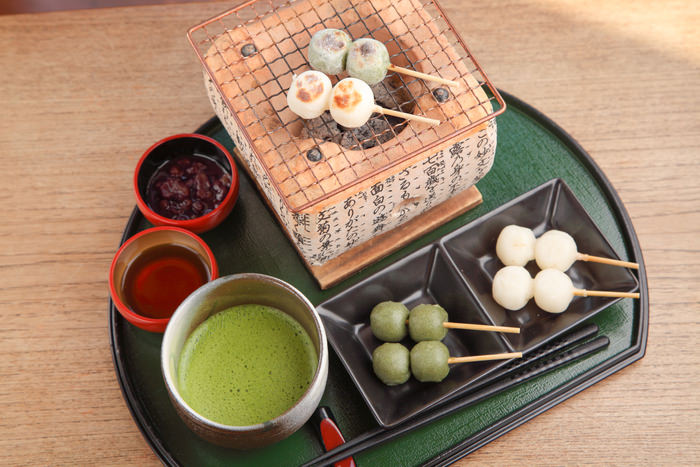 京都の行列店「祇園麺処むらじ」がラーメンをカジュアルにお楽しみいただける「地酒12種の飲み比べセット」をご提案