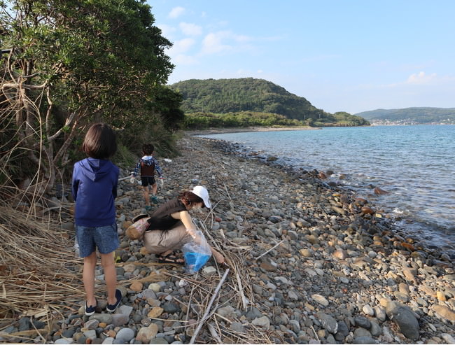 油谷湾ビーチクリーンの様子