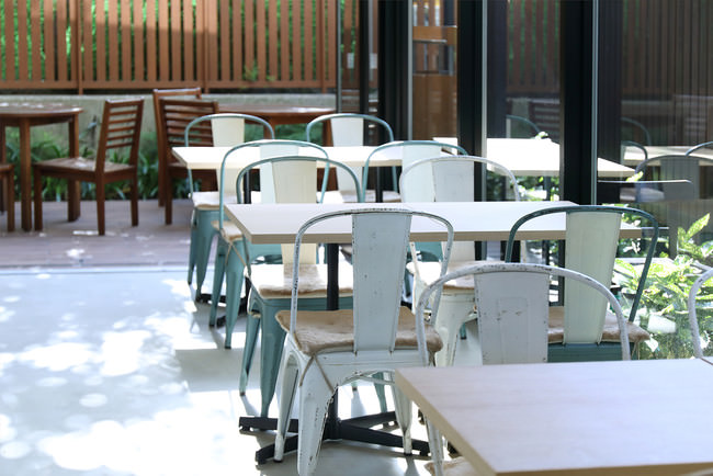 イートインスペースとテラス