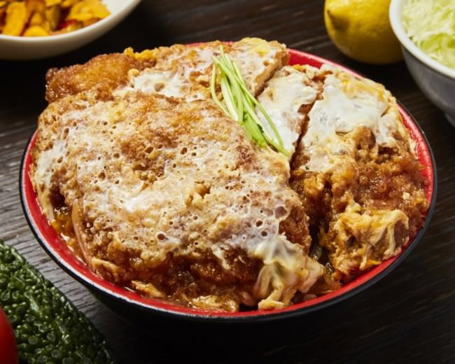 ロースカツとヒレカツのミックスカツ丼