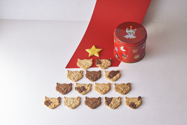 Merry Miracle Cat Cookie Tin（“神様のいたずら”クリスマスネコクッキー缶）