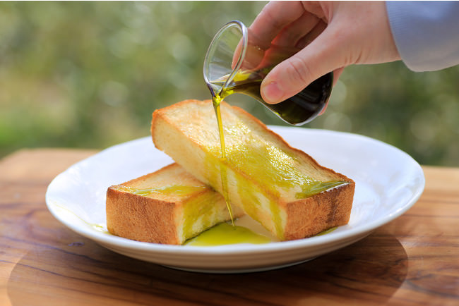 バターの代わりに食パンにかけて