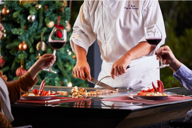 鉄板焼「彩」では、イブとクリスマスの2日間限定ディナーを提供