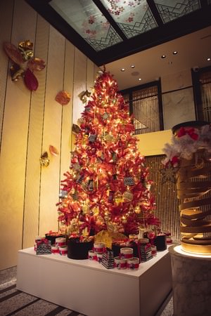 フォションホテル京都1階ロビー／クリスマスツリー