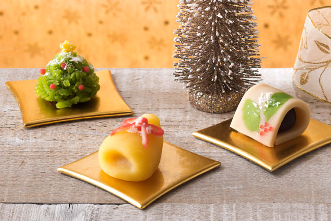左から生菓子「クリスマスツリー」「鈴の音(すずのね)」「ノエル」