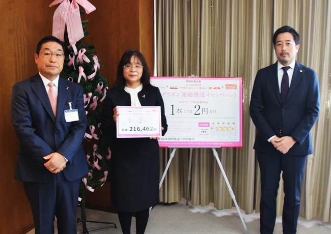 「濃厚バタークリームに苺汁がジュワッと苺がゴロゴロ」クリスマスをもっと特別にする限定バターケーキが登場。