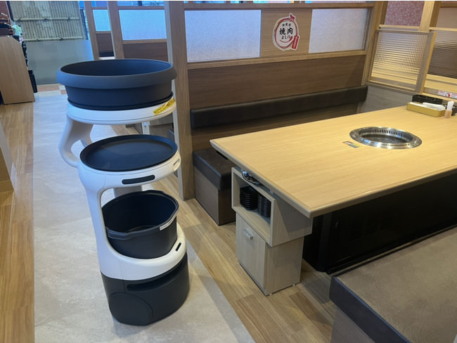 servi（サーヴィ）が空いたお皿をおさげします