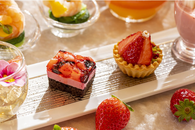 王朝いちごスイーツ フレッシュ苺はお好きなだけ