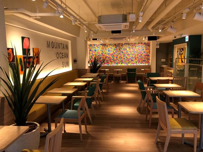 モスバーガー原宿表参道店（内観）