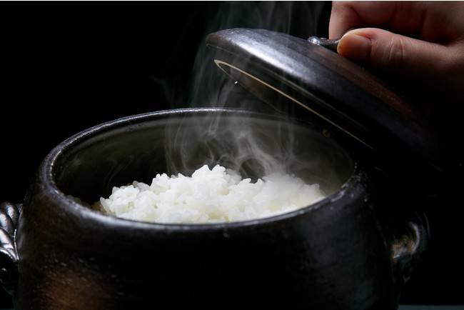 炊き立て土鍋ごはん（12月は、あきたこまち）