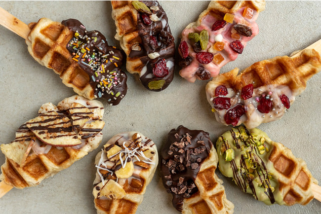 写真左上から時計回りに順にディスコガール、東洋の貴公子、西洋の貴婦人、ほか