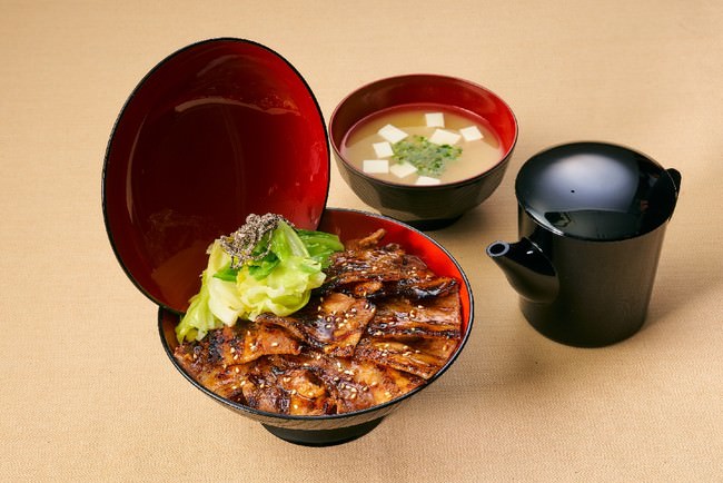 特製豚丼(並) 800円(税込)(店内飲食)