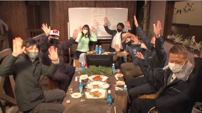 会議参加者は左から松尾秀平・Matsuo Nouen+Coffee店主、永田弘樹・西日本魚市セリ人、木村英里・フリーアナウンサー、植野広生・dancyu編集長、下久保直人・味楽きらく店主、久保川洋平・三陽松浦営業所次長、池田隼人・新屋敷店主。