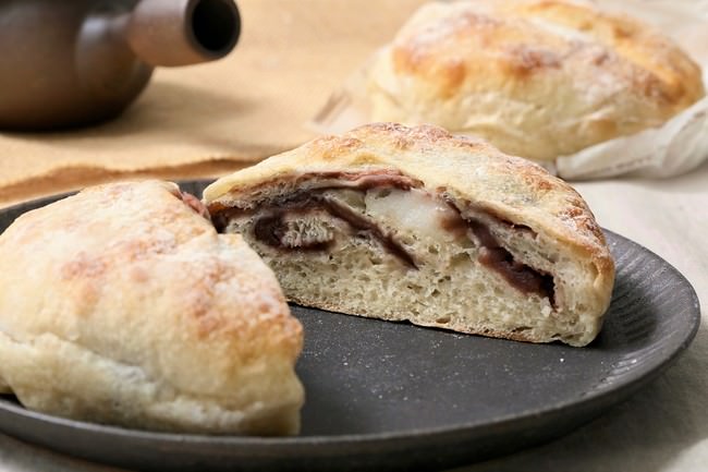 ショコラ専門店「ベルアメール」より、お正月の家族団らんに花を添える華やかなケーキが登場！年始のご挨拶にもぴったりな虎模様の焼き菓子も。