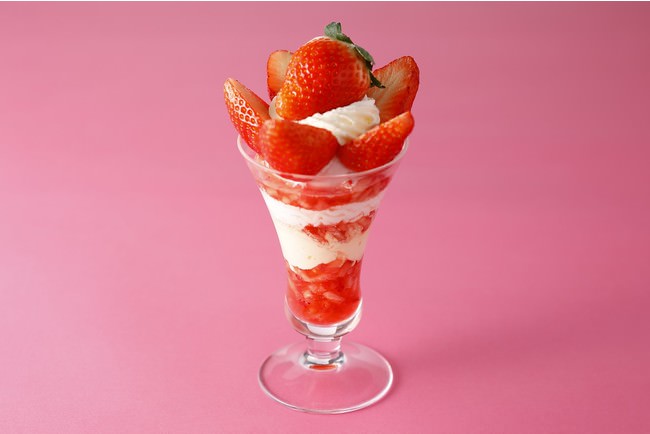 『栃木県産苺“スカイベリー”のパフェ』  1,925円