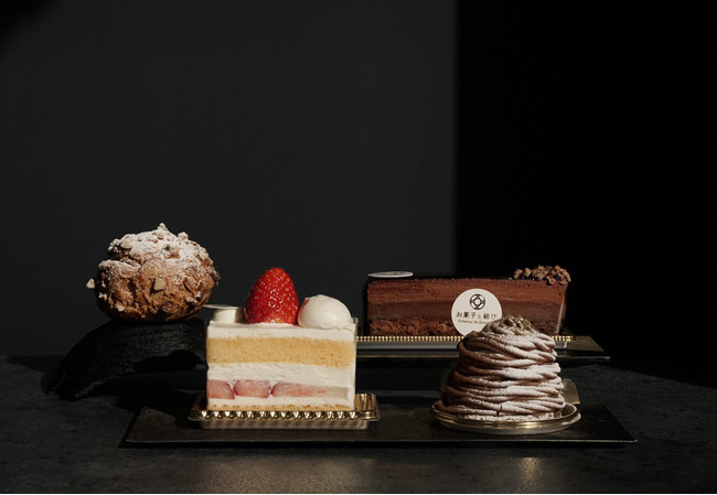 プチガトー4個 Bセット ￥1,800（税込） 《シュークリーム、苺ショートケーキ、モンブラン、チョコレートケーキ》