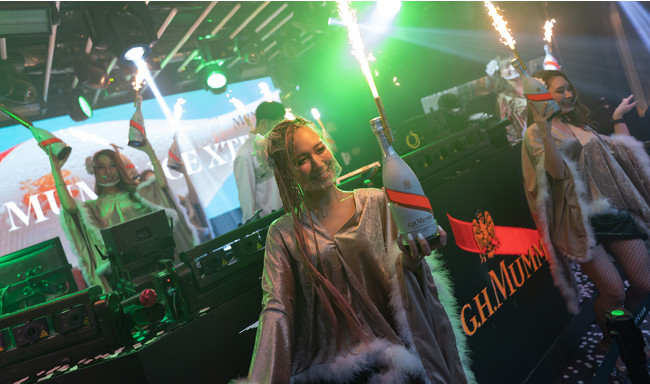 TKNC’s TGIF supported by Pernod Ricard Japan_ショータイム