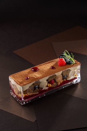 日比谷 林屋新兵衛 限定「林屋新兵衛のバレンタイン ほうじ茶ティラミスパフェ」