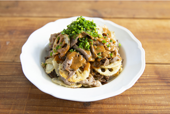 牛肉と揚げ野菜の重ね盛り