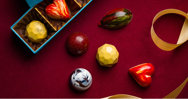 ショコラ セレクション バニーユ／キャラメル ブール サレ／フレーズ シトロン ／スペシャル ビター／グリオット ピスターシュ 5個入り1,800円、10個入り 3,500円[ともに税込]